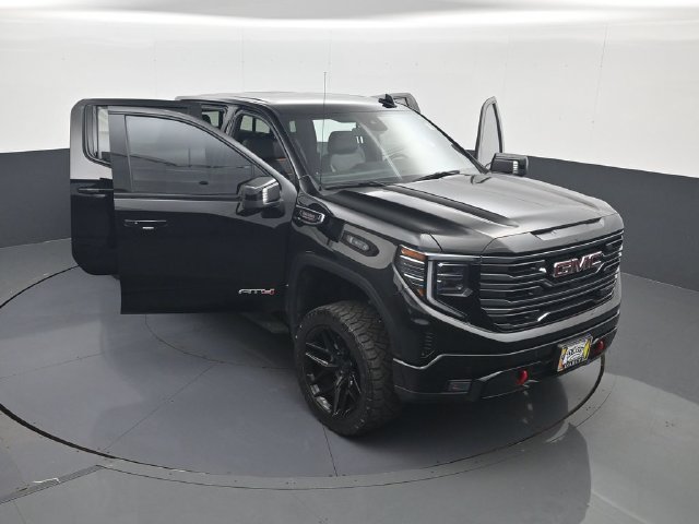 Used 2025 GMC Sierra 1500 AT4 w/ AT4 Premium Package AWD/4WD image 29