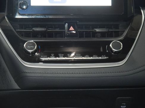 Used 2024 Toyota Corolla SE w/ SE Convenience Package FWD image 29