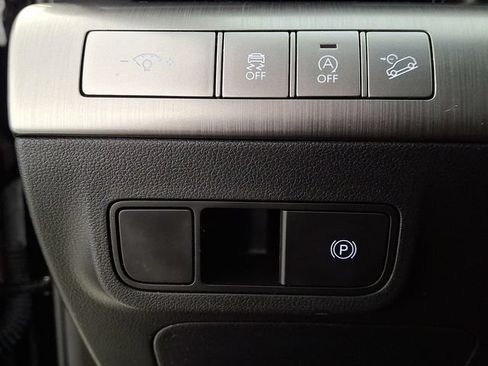 Certified 2025 Hyundai Kona SE FWD image 32