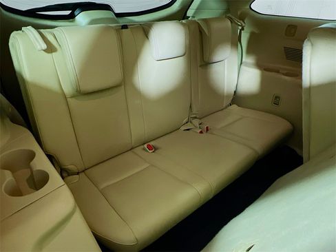 Used 2014 Toyota Highlander XLE image 25