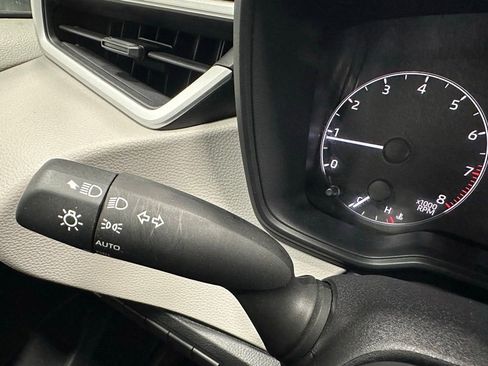Used 2025 Toyota Corolla LE image 21