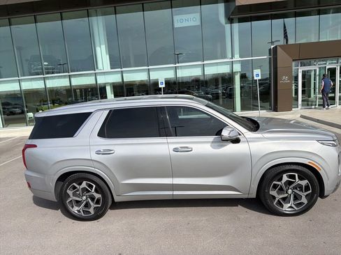 Used 2022 Hyundai Palisade Calligraphy image 6