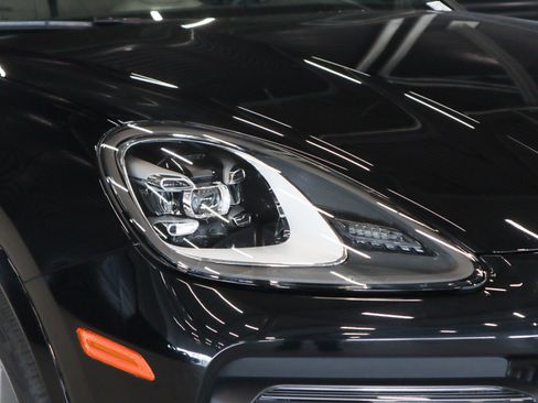 Certified 2023 Porsche Cayenne S AWD/4WD image 25