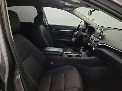 Used 2022 Nissan Altima 2.5 SV FWD image 21
