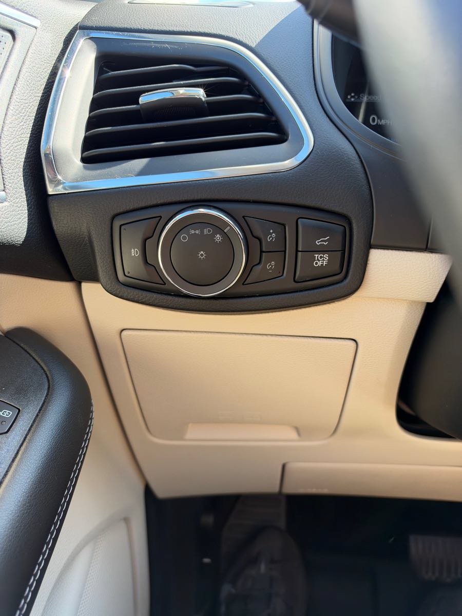 Used 2024 Ford Edge Titanium w/ Equipment Group 301A AWD/4WD image 27
