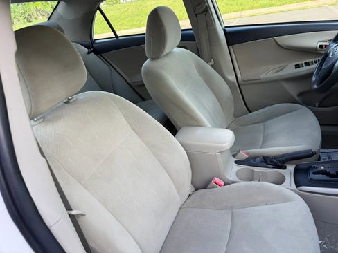 Used 2013 Toyota Corolla L FWD image 23