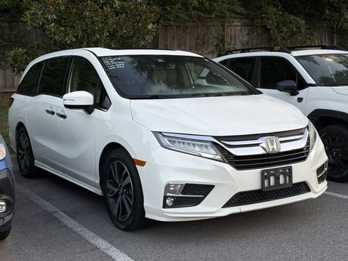Used 2019 Honda Odyssey Elite image 3