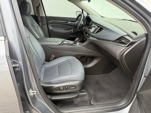 Used 2020 Buick Enclave Essence FWD image 16