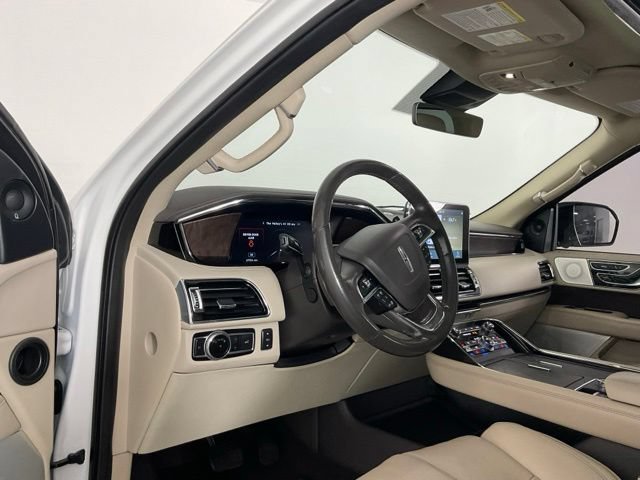 Used 2021 Lincoln Navigator L Reserve w/ Luxury Package AWD/4WD image 12
