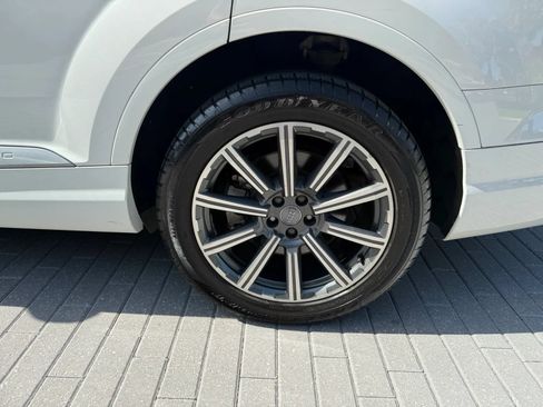 Used 2017 Audi Q7 3.0T Premium Plus w/ Premium Plus Package AWD/4WD image 10