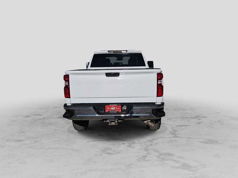 Used 2024 Chevrolet Silverado 2500 LT image 7