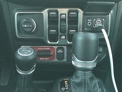 Used 2025 Jeep Wrangler Unlimited Sport S 4xe AWD/4WD image 24
