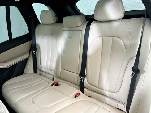 Used 2022 BMW X5 xDrive40i w/ Premium Package image 25