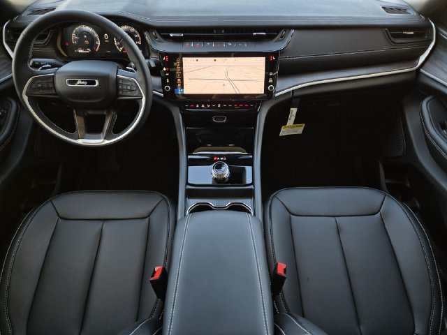 New 2027 Jeep Grand Cherokee Limited RWD image 20