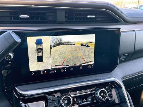 Used 2025 GMC Sierra 3500 Denali w/ Denali Reserve Package image 15