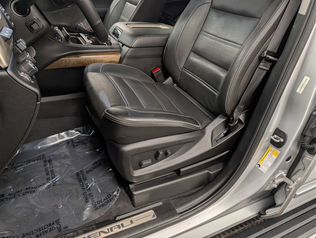 Used 2019 GMC Yukon Denali AWD/4WD image 11