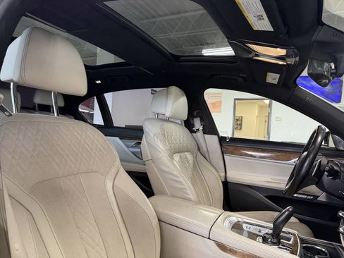 Used 2017 BMW 750i xDrive AWD/4WD image 24