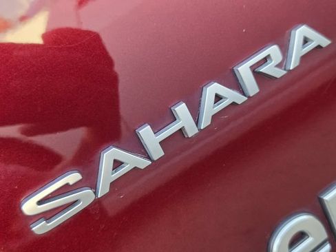 Used 2021 Jeep Wrangler Unlimited Sahara w/ Cold Weather Group AWD/4WD image 9