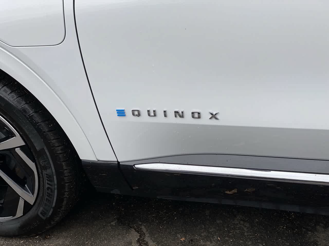 Used 2024 Chevrolet Equinox EV LT AWD/4WD image 10