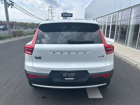 Certified 2025 Volvo XC40 B5 Plus AWD/4WD image 4