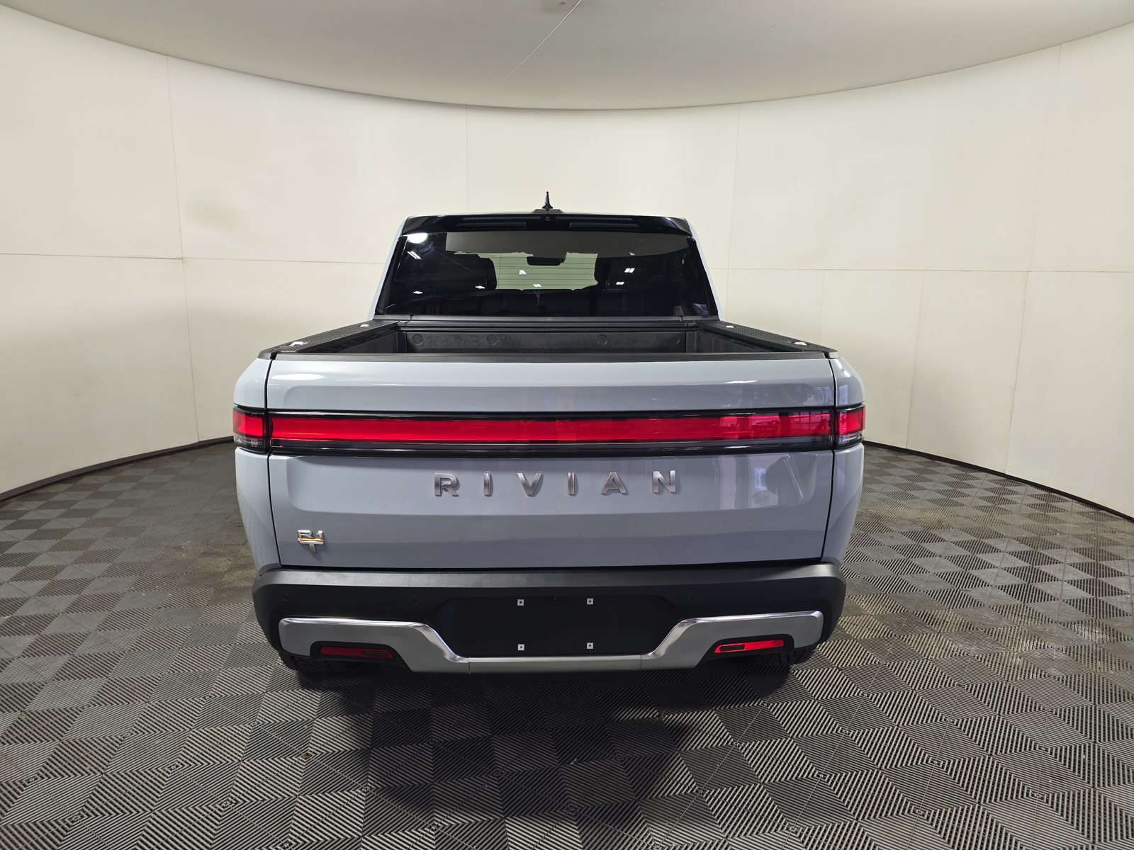 Used 2022 Rivian R1T Adventure AWD/4WD image 4