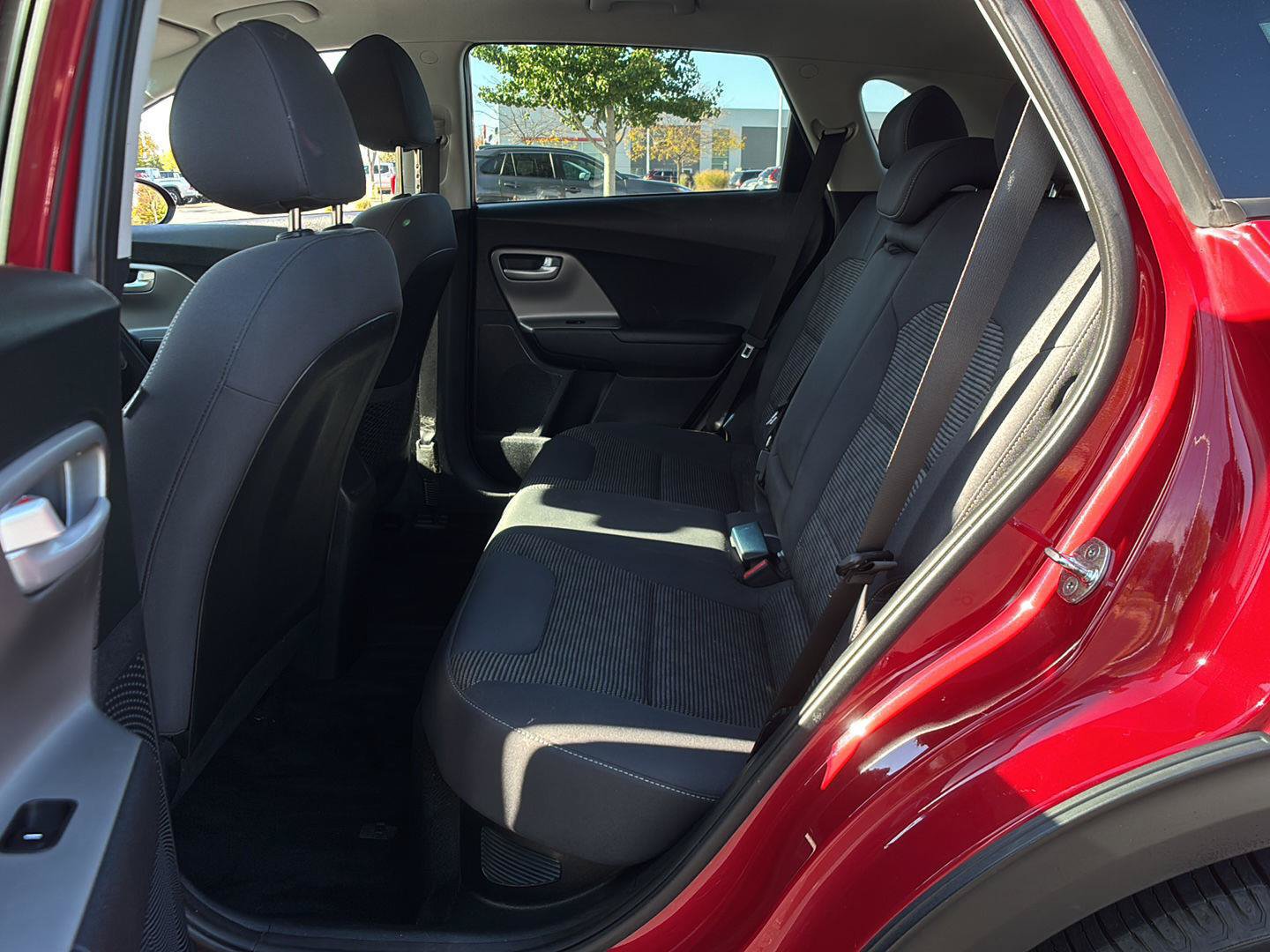 Used 2018 Kia Niro LX FWD image 16