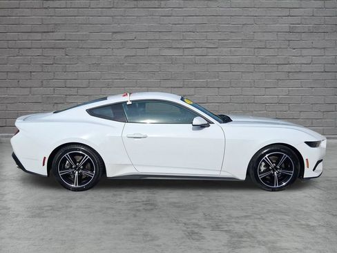 Used 2025 Ford Mustang Premium RWD image 11
