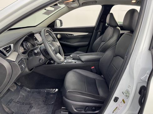 Used 2023 INFINITI QX50 Sensory w/ Accent Package image 17