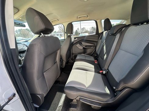 Used 2017 Ford Escape SE image 24