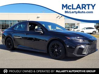 Used 2025 Toyota Camry SE video 1