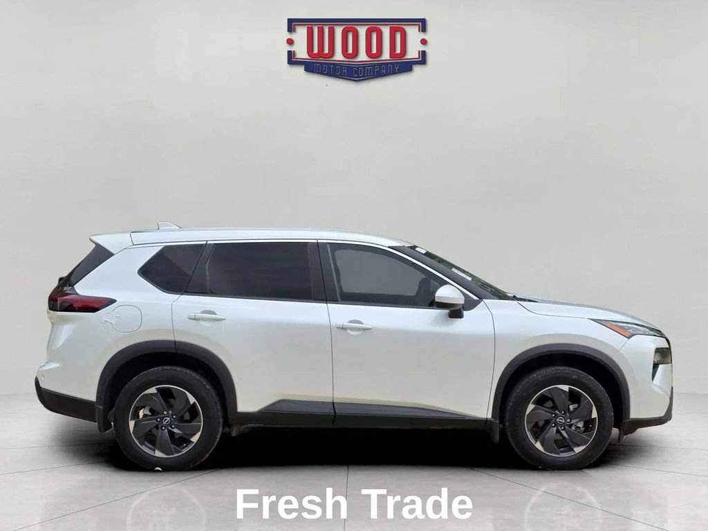 Used 2024 Nissan Rogue SV AWD/4WD image 6