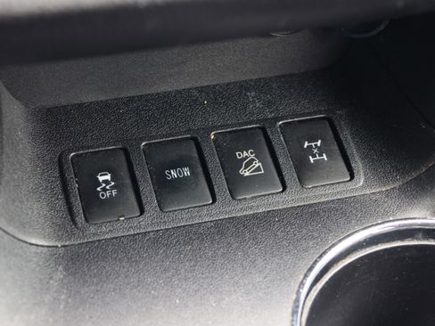 Used 2014 Toyota Highlander XLE image 27