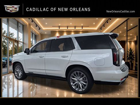 Used 2024 Cadillac Escalade Premium Luxury w/ Performance Package AWD/4WD image 5