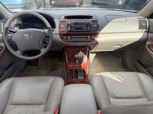Used 2006 Toyota Camry XLE FWD image 11