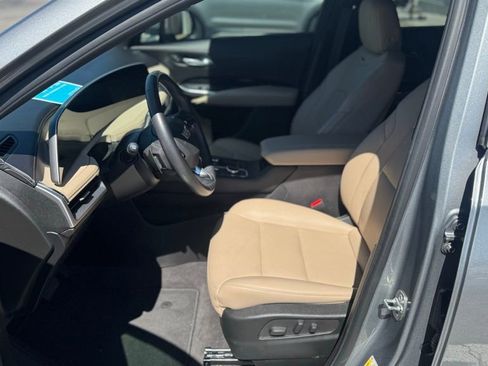Used 2024 Cadillac XT4 Luxury image 7
