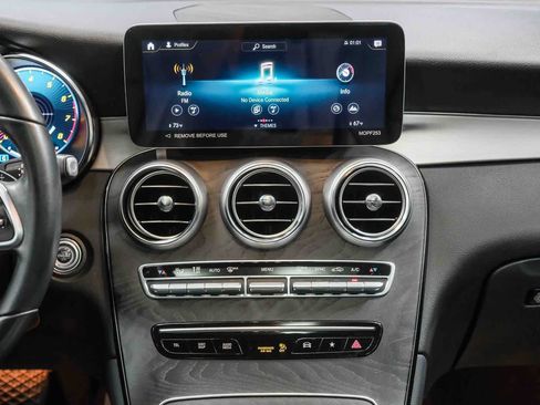 Used 2022 Mercedes-Benz GLC 300 image 16