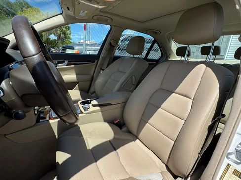 Used 2013 Mercedes-Benz C 250 Sedan image 7