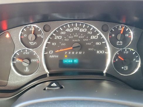 Used 2024 Chevrolet Express 2500 Work Van w/ Driver Convenience Package image 18