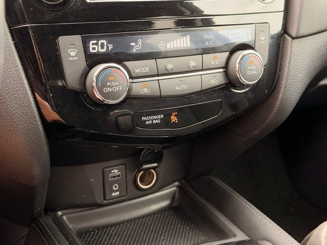 Used 2017 Nissan Rogue SL w/ SL Premium Package AWD/4WD image 36