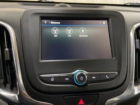 Used 2019 Chevrolet Equinox LS AWD/4WD image 36