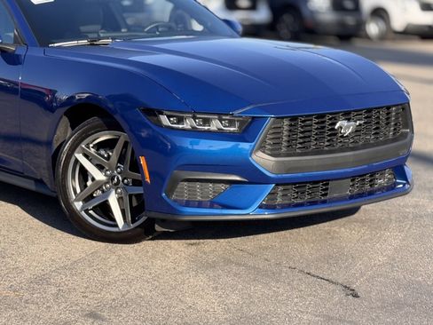 Used 2024 Ford Mustang Coupe image 3