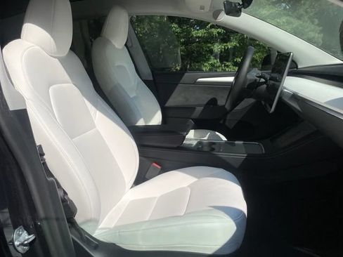 Used 2024 Tesla Model Y Long Range RWD image 20