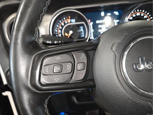 Used 2021 Jeep Gladiator Willys image 16