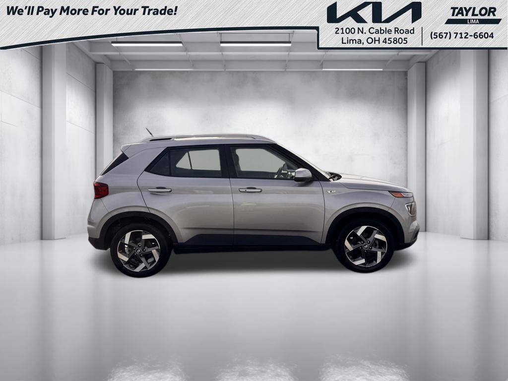 Used 2025 Hyundai Venue SEL FWD image 18