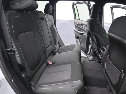 New 2025 Jeep Grand Cherokee Laredo image 27