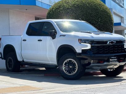 New 2026 Chevrolet Silverado 1500 ZR2 w/ LPO, Dark Essentials Package