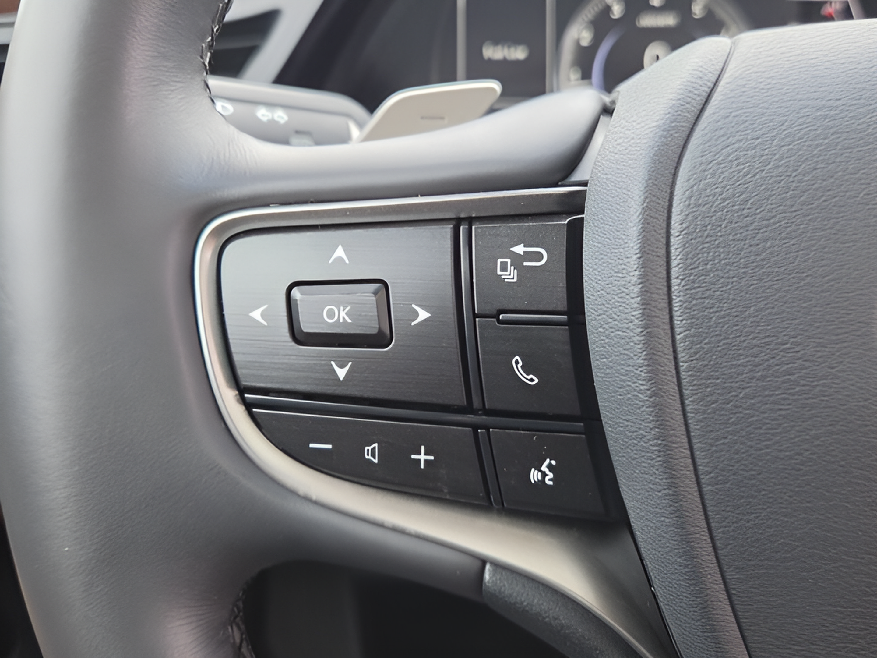 Certified 2025 Lexus ES 350 w/ Premium Package FWD image 24