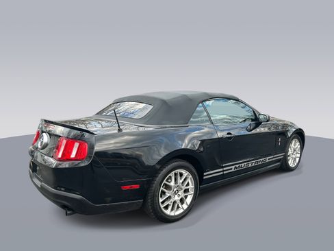 Used 2012 Ford Mustang 2dr Conv V6 Premium RWD image 3