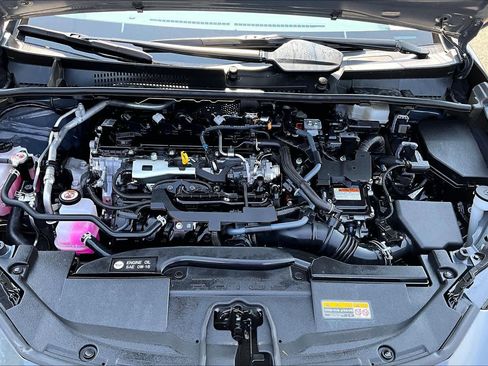 Used 2024 Toyota Prius XLE FWD image 31