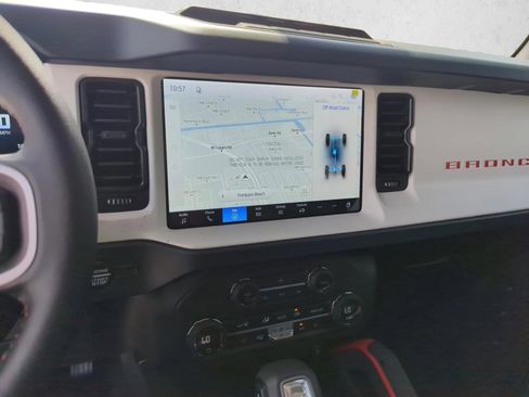 New 2026 Ford Bronco Heritage Edition AWD/4WD image 13